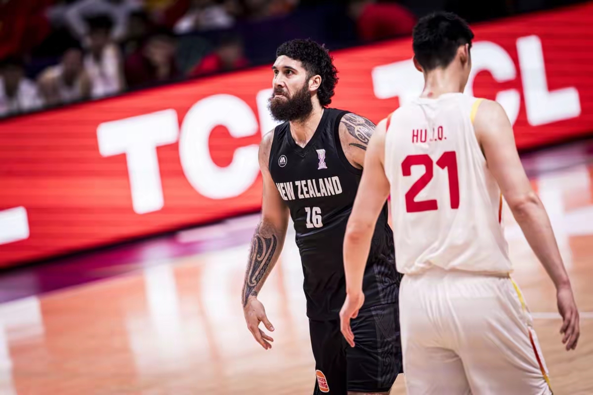 包含从AC米兰围绕NBA季后赛迎来里程碑到赛前深圳男篮备战西甲，Karsa在加拿大队比赛中问鼎冠军的词条
